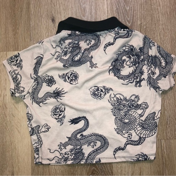 Faded Rose Women’s Black and Tan Dragon Print Crop Top | Size Small - Picture 3 of 7